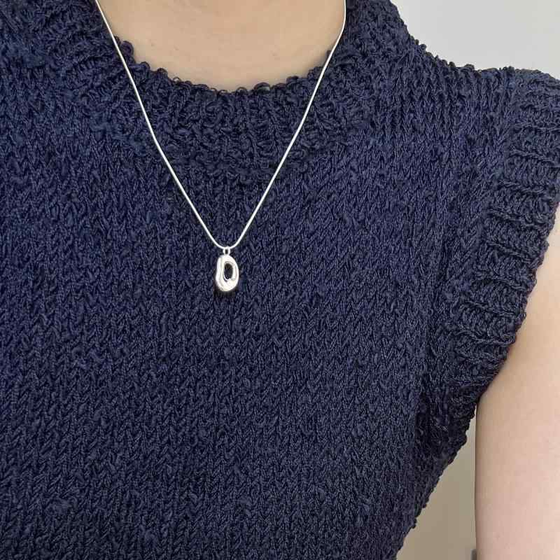 ネックレス 女性用 純銀 楕円 蛇骨チェーン 透かし彫り 不規則デザイン シンプル かわいい モチーフ シルバーアクセサリー 日常使い 軽量 百搭|みやショップ店