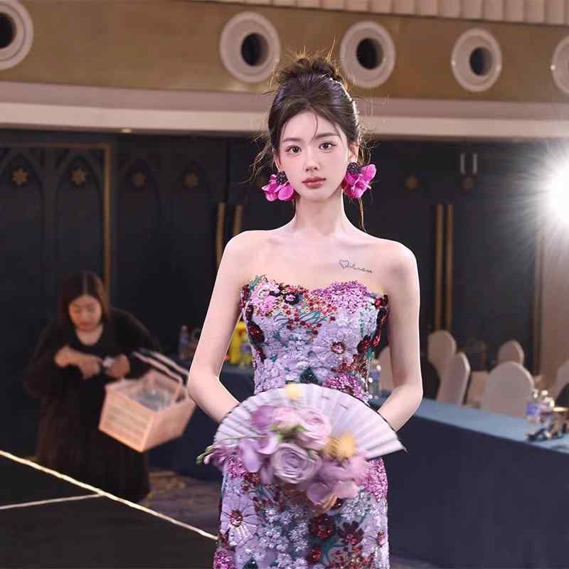 レディース ロング御召しもの ストラップレス 衣裳 スパンコール かざり付ける 雅びやか 雅びやか 寄り合い 寄り合い用 夕間暮れ御召しもの 晴れ晴れしい 亭主もち用 フォーマル