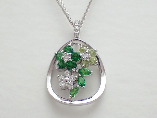 楽天市場】グリーンガーネット 6.75ct ペンダントトップ K18WG