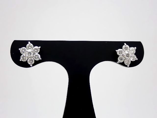 Pt900　ダイヤモンドピアス／プラチナ／お花モチーフ／ダイヤモンド0.52ct，0.53ct／3.0g 【質屋出店】【送料無料】