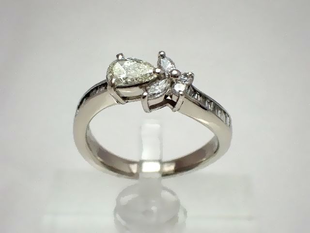 【新品仕上げ済】Pt900　ダイヤモンドリング／プラチナ／ダイヤモンド0.40ct 0.40ct／#10／5.1g 【質屋出店】【送料無料】【中古】