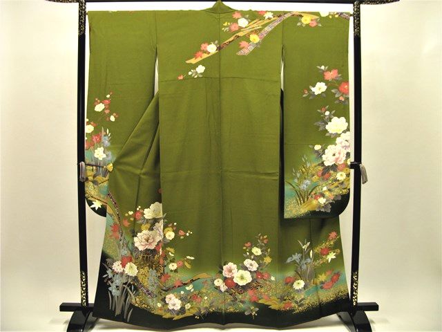 【中古位置づけるA】正絹 振袖 2点書き割り／長襦袢（ポリエステル）【一六銀行下位区分】【貨物輸送無料】
