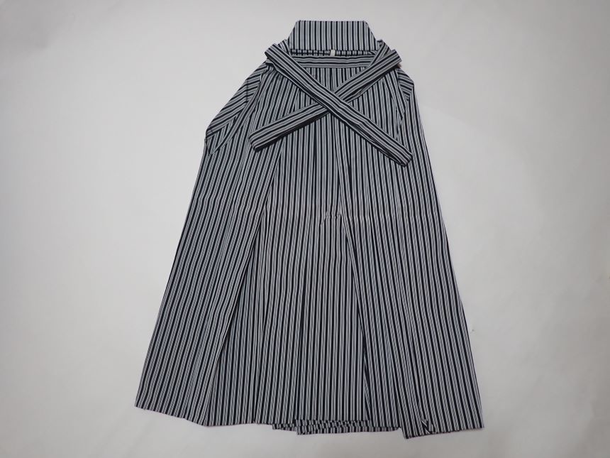 馬乗り袴／黒、グレー縞　 ”HAKAMA“ Japanese traditional kimono 【日式・樔裙 】【質屋出店】【送料無料】