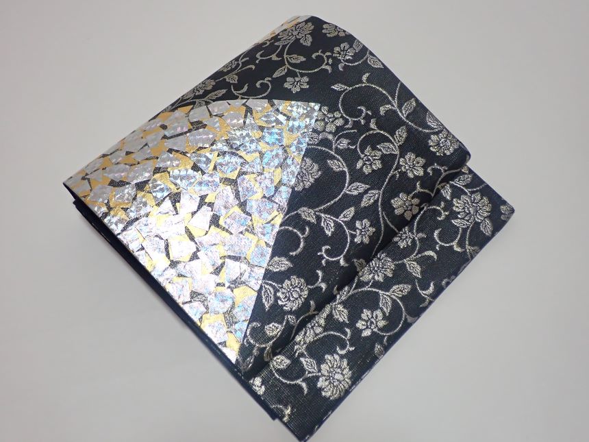 【未使用品】正絹袋帯　黒地に唐花 【和服的腰帯】【質屋出店】