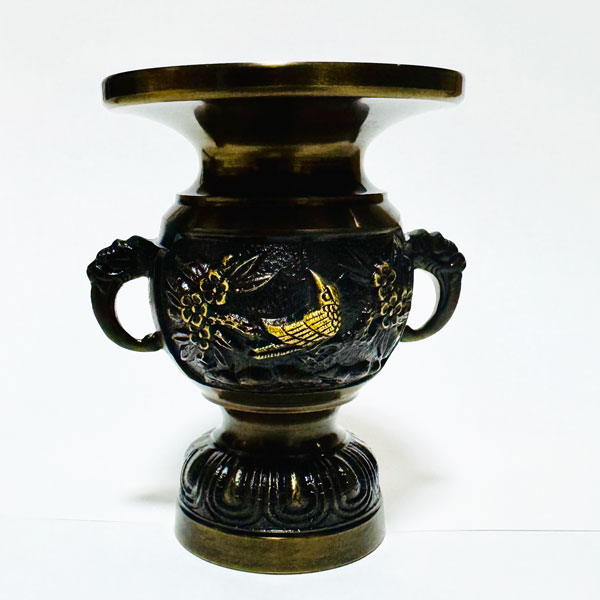黒光色 花鳥華瓶 ４号 ４寸 １個 対でご申しつけるの切っ掛けは物量を２としてください 仏具 鋳込み 金管楽器製 こっこうしょく 山茶花花立 花立 山茶花 花鳥 華瓶  花立て 【20260608】