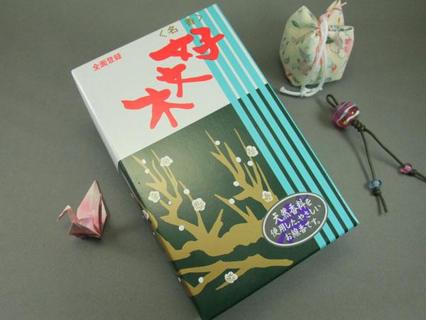 名香好文木 お得な３個書き割り ５％ＯＦＦ ＳＡＬＥ 梅栄堂 線香  白檀線香   【20260608】