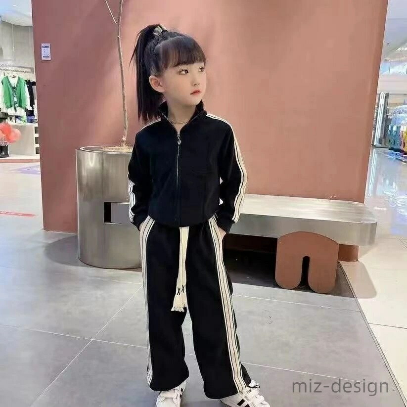 【送料無料】パーカー 春秋 サイドライン ジュニア 薄手 セットアップ 女の子 キッズ 子ども用ジャージ 子供服 上下セット ジャージ