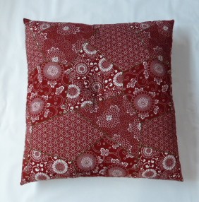 銘仙判座布団 刺し子エンジ柄 55x59cm|ふとんのみぞぐち 店