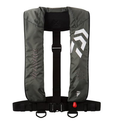 【ダイワ】 DF-2608 インフレータブルライフジャケット（肩掛けタイプ手動・自動膨脹式） カラー：グレー サイズ：フリー 【4550133452611】