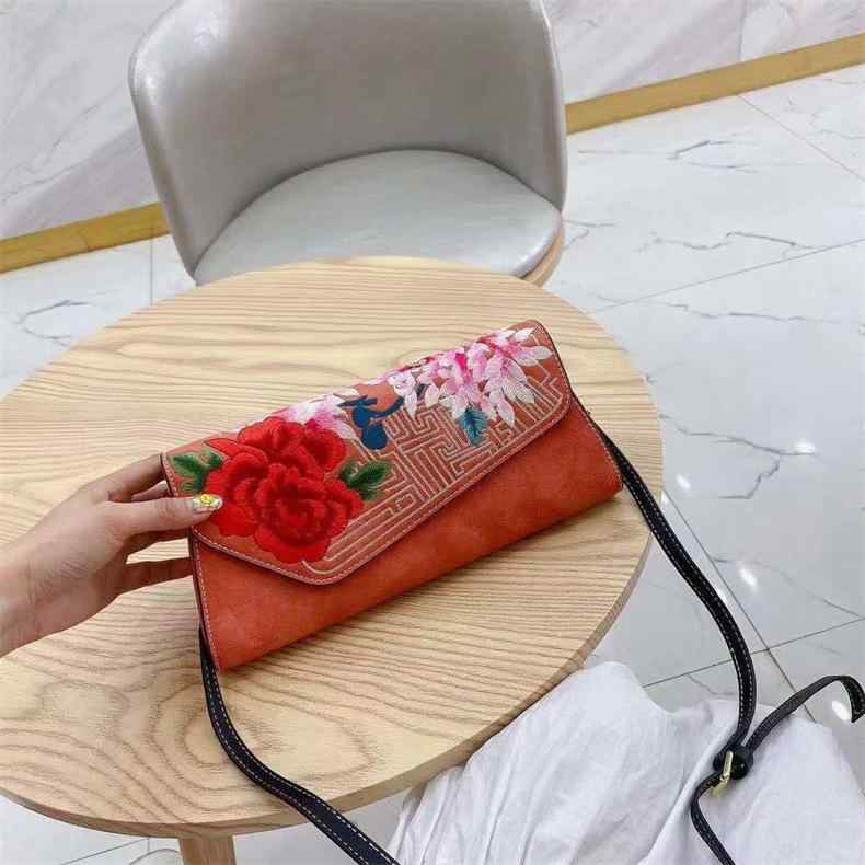 エ 花刺繍 ステッチ マット質感 合皮 スクエア 3WAY ショルダー ハンド クラッチ 鞄 春夏 普段使い 旅行 マルチカラー 収納豊富