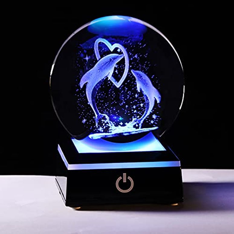 3D 水晶どんぶり鉢 瑠璃玉 飾り付け 3D Laser Crystal Ball Dolphin Gifts for Women Men,Dolphin Decor Glass Figurines Statue Stuff for Room Decorations Birthday for Lovers Keepsake Paperweight (2 Dolphin インチ The Crystal Ball) 【並行輸入品】 インテリア小物・置物-インテリア・寝具・収納