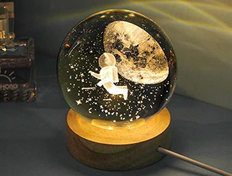 3D クリスタルボール ガラス玉 置物 Pozbee Table Lamp Space LED Lights, Small 3D Desk Lamp, Astronaut Crystal Ball, Unique Christmas Gift Ideas, Nursery Night Light Sphere (Space) 【並行輸入品】｜MJ-MARKET