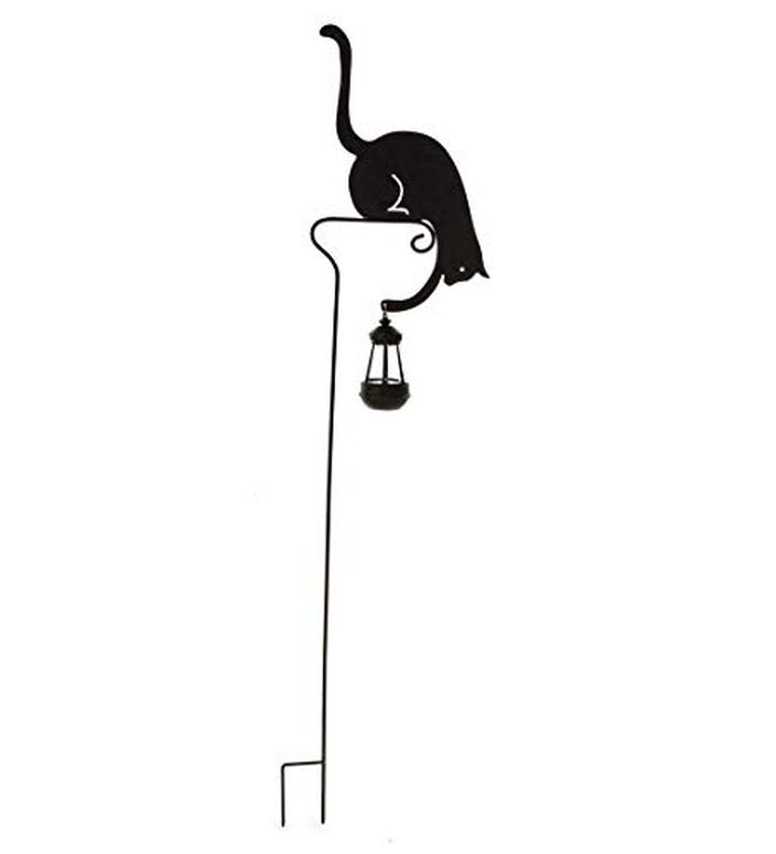 LEDソーラーライト ソーラーパワー ガーデンライト Wind & Weather 36-Inch Tall Black Metal Laser-Cut Silhouette Garden Stake of A Cat Reaching Down and Holding a Lantern That Lights at Night Thanks to Its Solar Panel 【並行輸入品】|MJ-MARKET