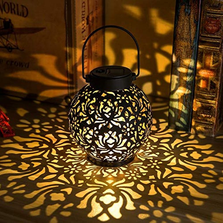 LEDソーラーライト ソーラーパワー ガーデンライト 2 Pack Outdoor Solar Hanging Lantern Lights Decorative Christmas Light for Garden Patio Courtyard Lawn and Tabletop. Unique Gifts for Women Gardening. 【並行輸入品】