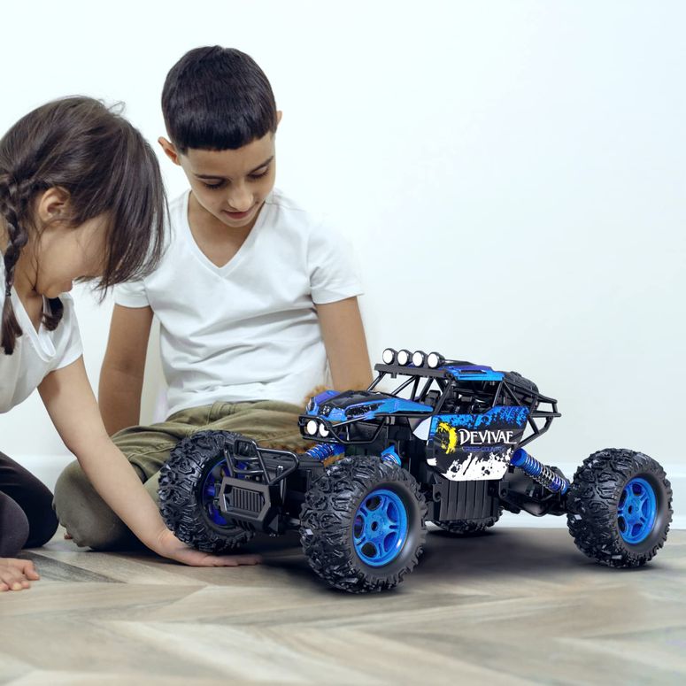 遠隔操作 鉄道車両 差し上げ物 RC 手あそび 車 CROBOLL 1:12 Large Remote Control car for Boys Kids with Lifting Function,4WD RC Cars Electric Monster Truck Toy Gifts 4X4 Off-Road RC Rock Crawler 2.4GHz RC Truck with 2 Batteries(Blue) 【並行輸入品】