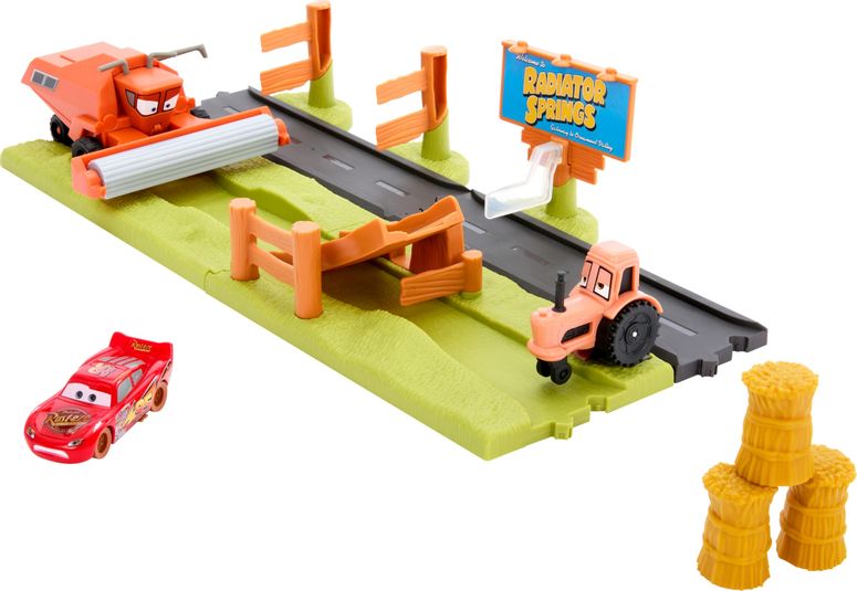 ディズニー ピクサー カーズ Mattel Disney Pixar Cars Playset with 3 Toy Vehicles & 2 Ways to Play, Frank Escape & Stunt Race Playset Includes Lightning McQueen 【並行輸入品】