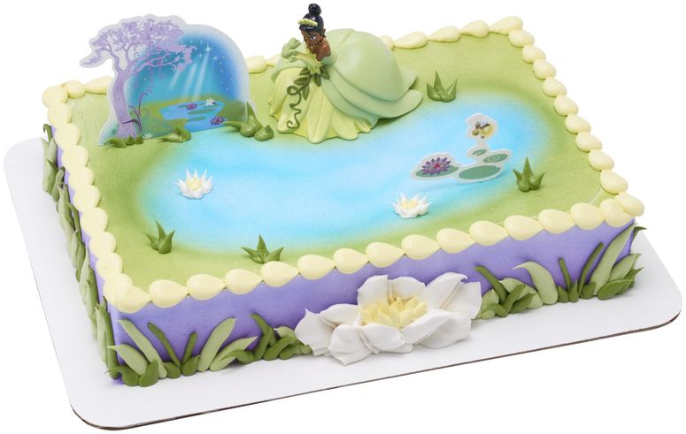 ディズニー プリンセス Disney Princess DecoSet? Disney Princess Tiana Cake Topper, 3-Piece Cake Decoration With Tiana And Frog Figurine, Water Lily Pic, And Background Scenery Pic 【並行輸入品】 8,094円