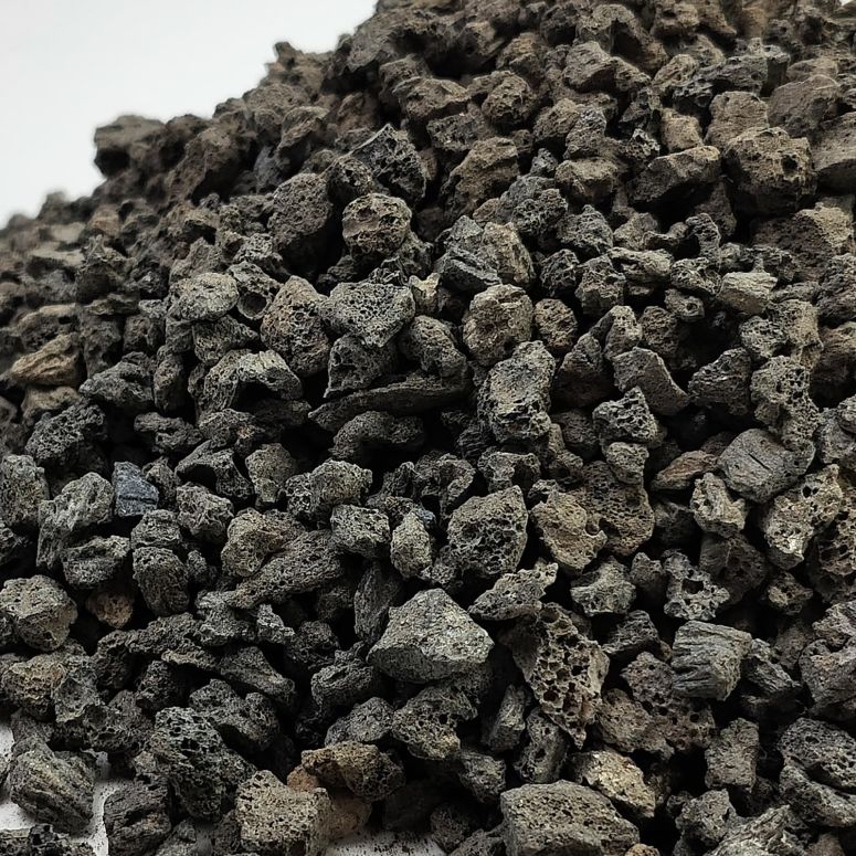 敷石 飛び石 庭園 洋風 庭 FANTIAN 5 lbs Black Lava Rocks for Plants,1/4 Inch Crush Volcanic Rock Pumice Soil Additive for Succulent Aquarium Cactus Bonsai Fire Pits and Garden Landscaping 【並行輸入品】