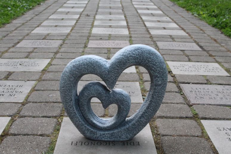 敷石 飛び石 庭園 洋風 庭 The Lakeside Collection Heart Garden Sculpture 【並行輸入品】