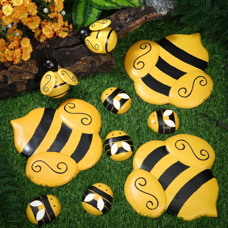 敷石 飛び石 庭園 洋風 庭 Hollowfly 10 Pcs Bee Stones Decor for Outside Metal Bees Stepping Stones Art Lawn Ornaments 3 Size Lively Holiday Yard Decorations Bee Gifts Mom Gifts Bees Yard Decorations 【並行輸入品】