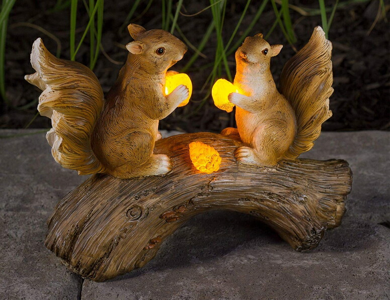 りすとナッツ 苑地電燈 Led ソーラーライト 置き形 夢想ターゲット 大篝火 洋燈 小夜 ランプ 絵本 Squirrels On A Log Solar Garden Light 並行輸入麗しさ Effie Europe Com