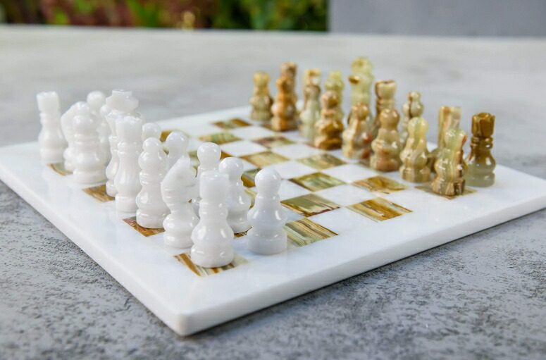 楽天市場】メタルチェスセット 銅 ローマ帝国 木製チェスボード（大理石風） Historical Antique Copper Rome  Figures Metal Chess Set for Adults, Handmade Pieces and Marble Design Wood  Chess Board King 4.3 inc 【並行輸入品】 : MJ-MARKET