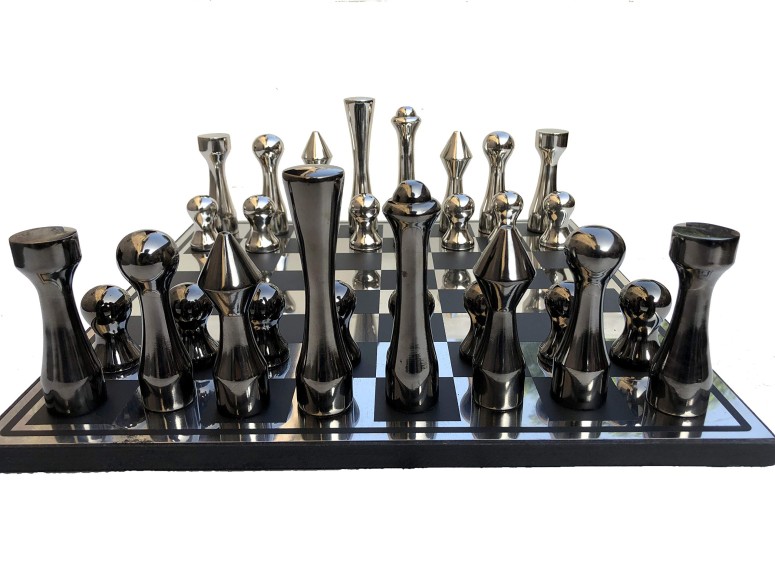 帝国 チェス仕かける The Chess Empire--New Contemporary Series Aluminum 4\" King with 14\"" Chess Board Silver \u0026 Black Coated Complete Chess Set Pieces with Chess Board 【並行輸入品】" ファミリートイ・ゲーム-おもちゃ-チェス