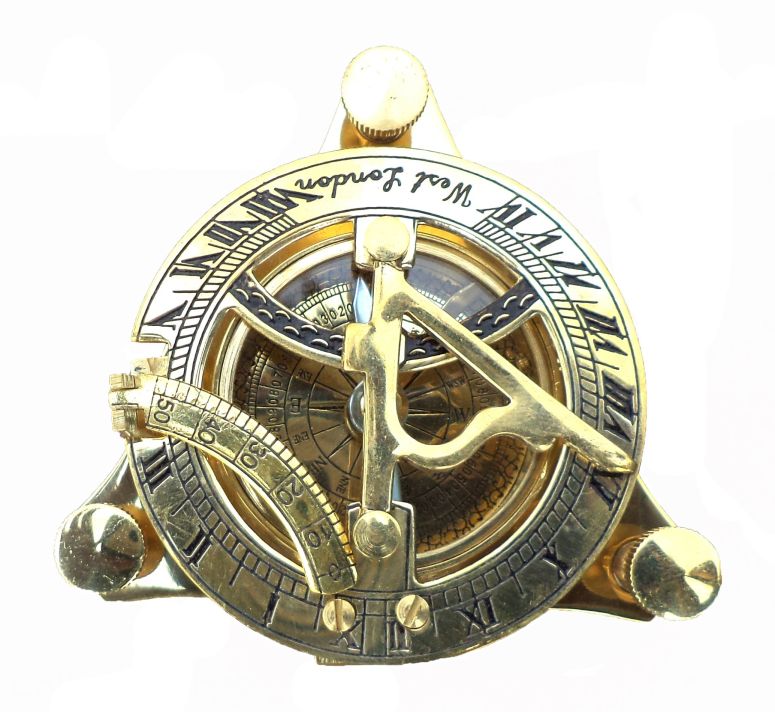 金管楽器製 日晷儀 羅針儀 真ちゅう サンダイアル Maritime Collectible Sundial Compass Vintage Navigational Compass Shiny Brass 【並行輸入品】