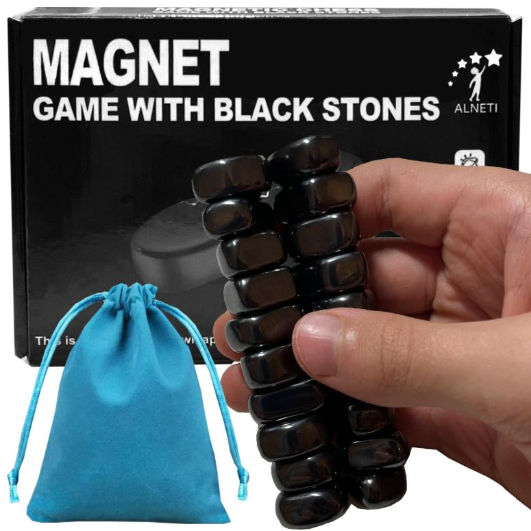 チェス仕かける Magnet Game with String Travel Size - Magnetic Chess Set with Stones for Family Night - Fun Portable Two Player Magnet Rocks for Teens - Magnetic Games for Adults and Kids 【並行輸入品】 チェス-おもちゃ