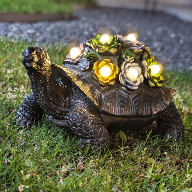 ガーデンライトLEDソーラーライト ソーラーパワー Brilliant Prospect Solar-Powered Succulent Turtle Statue - Resin Garden Decor with LED Lights, Waterproof Outdoor Ornament for Patio, Yard, Lawn - Unique Housewarming Gifts 【並行輸入品】