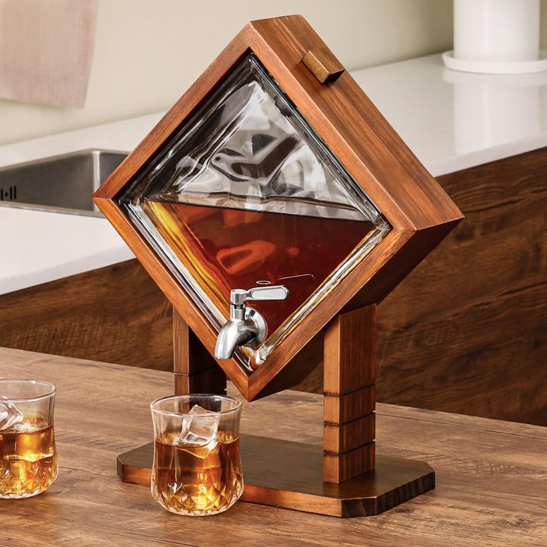 クラシック 正方形ボトルディスペンサー Vida Brillante Gifts for Men Dad Father Whiskey Decanter, Cool Anniversary Birthday Gifts Home Bar Decor with Wood Stand, Unique Man Cave Christmas Gift for Bourbon/Scotch/Liquor, Cool Stuff 【並行輸入品】｜MJ-MARKET