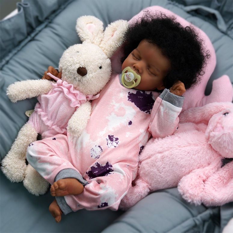 臨床教育 リアル ベビードール 新生児人形 BABESIDE Lifelike Reborn Baby Dolls Black - 17-Inch Baby-Soft Body & Curls Realistic-Newborn Baby Doll African American Real Life Baby Dolls Cloth Body w/Gift Box for Kids 【並行輸入品】