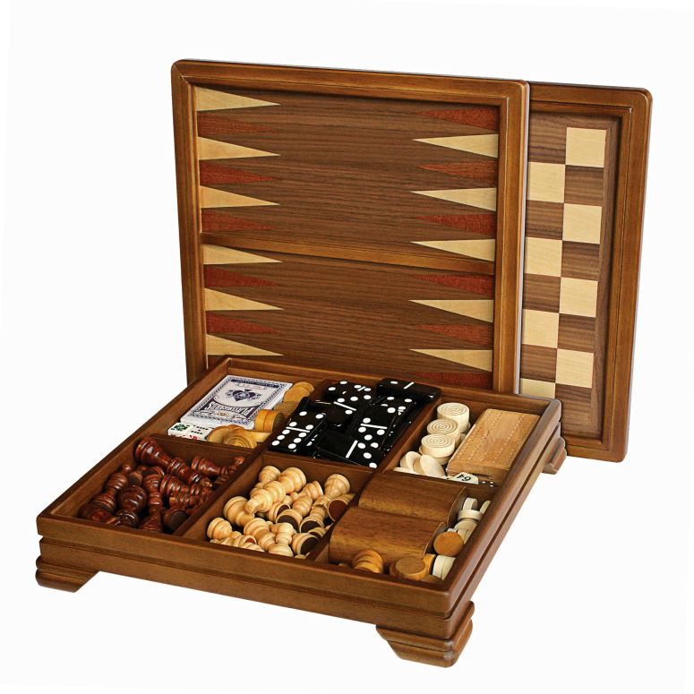 チェス仕かける WE Games Walnut 7-Games-インチ-1 Combination Game Set - Includes Chess, Checkers, Backgammon, Dominoes, Cribbage, Poker, Dice and Cards 【並行輸入品】 ファミリートイ・ゲーム-おもちゃ-チェス