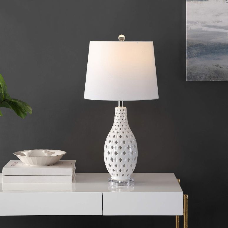 サファヴィヤ safavieh テーブルランプ サファビヤ サファヴィア SAFAVIEH Lighting Collection Harlem Trellis White Ceramic 26-inch Bedroom Living Room Home Office Desk Nightstand Table Lamp (LED Bulb Included) 【並行輸入品】