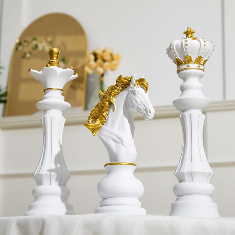 チェスセット Yuxung 3 Pcs Large Chess Statue Decor Set King Queen Knight Chess Piece Decor Sculpture Ornament Collectible Figurine for Home House Office Desk Table Cabinet Arrangement Gift (White) 【並行輸入品】