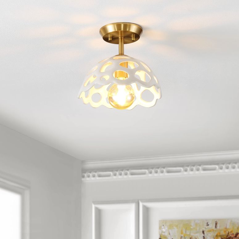 サファヴィヤ safavieh テーブルランプ サファビヤ サファヴィア SAFAVIEH Lighting Collection Eldrid Contemporary White/Gold Flush Mount (LED Bulbs Included) 【並行輸入品】