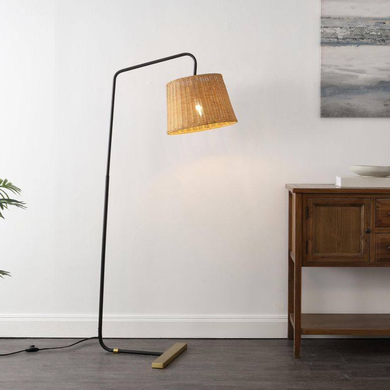 サファヴィヤ safavieh テーブルランプ サファビヤ サファヴィア SAFAVIEH Home Collection Millie Modern Coastal Black/Natural Rattan 61-inch Arched Floor Lamp (LED Bulb Included) 【並行輸入品】