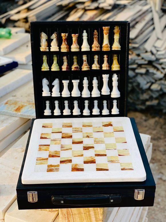チェスセット 12-Inch Marble Chess Set with Hand-Carved Pieces ? Includes Black Faux Leather Storage Gift Box (White Brown) 【並行輸入品】