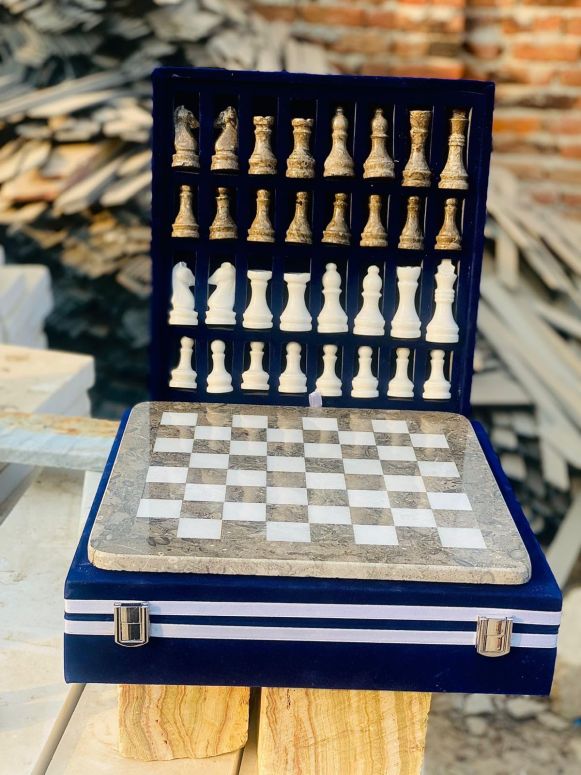 チェス仕かける 15-Inch Handcrafted Marble Chess Set with Blue Velvet Gift Box ? Stone Chessboard \u0026 Carved Pieces (Grey White) 【並行輸入品】 チェス-ファミリートイ・ゲーム