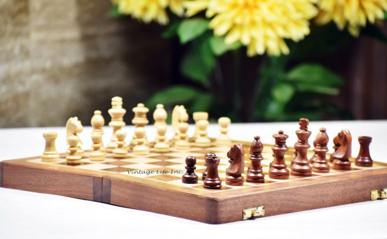 チェス仕かける DnU Avenue Wooden Magnetic Chess Board Set for Adults, Strategy Board Game, 12 Inch Folding Wooden Chess Set, Handcrafted Portable Travel Chess Game with Storage Slots 【並行輸入品】 チェス-ファミリートイ・ゲーム