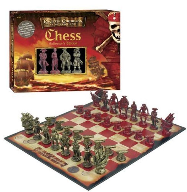 チェスセット Pirates of the Caribbean: At World's End Collector's Edition Chess Set 【並行輸入品】|MJ-MARKET
