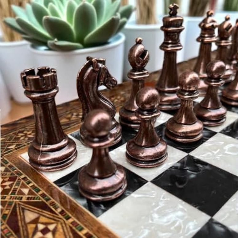 チェスセット Luxury Carved Metal Chess Set ? Handmade Wooden Inlaid Board for Adults ? Premium Chess Gift for Dad, Husband, or Anniversary 【並行輸入品】｜MJ-MARKET 46,560円