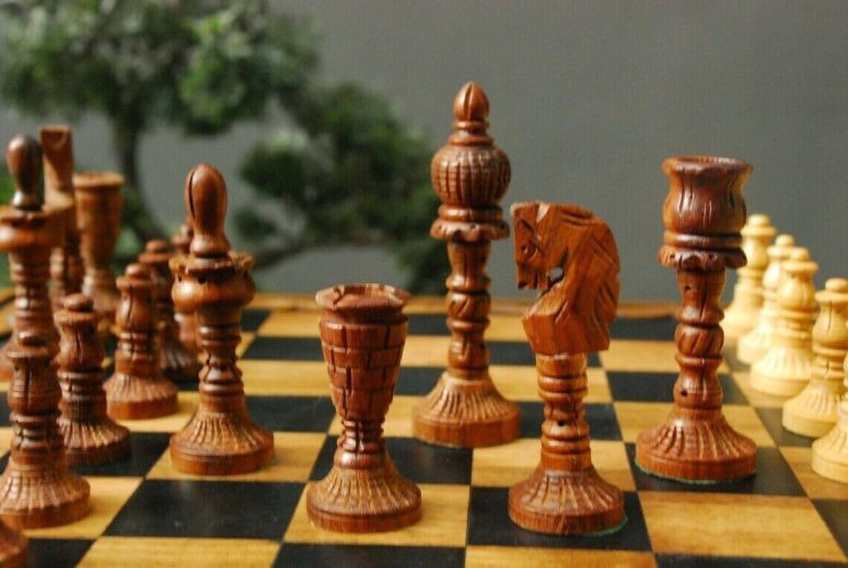 チェスセット Chess Set for Adult Vintage Solid Walnut Chess Board Handmade Staunton Wood Hand Carved Wooden Chess Pieces Gift idea for Dad, Husband, and Anyone for Anniversary 【並行輸入品】|MJ-MARKET