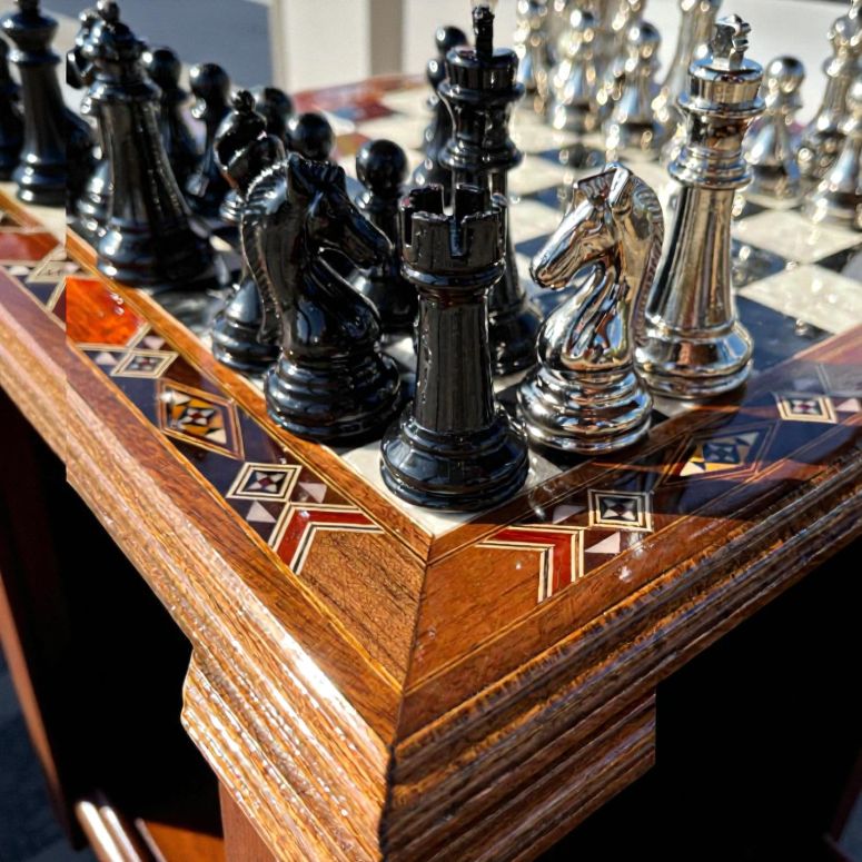 チェス仕かける Luxury Handmade Chess Set ? Solid Inlaid Wooden Board with Carved Metal Chessmen | Premium Gift for Him 【並行輸入品】 ファミリートイ・ゲーム-チェス
