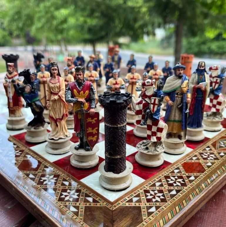 チェスセット Luxury Crusaders Chess Set Historcal Hand Painted Chess Pieces Walnut Solid Wooden Chess Board, Gift for Dad, Husband, Xmas, Birthday 【並行輸入品】