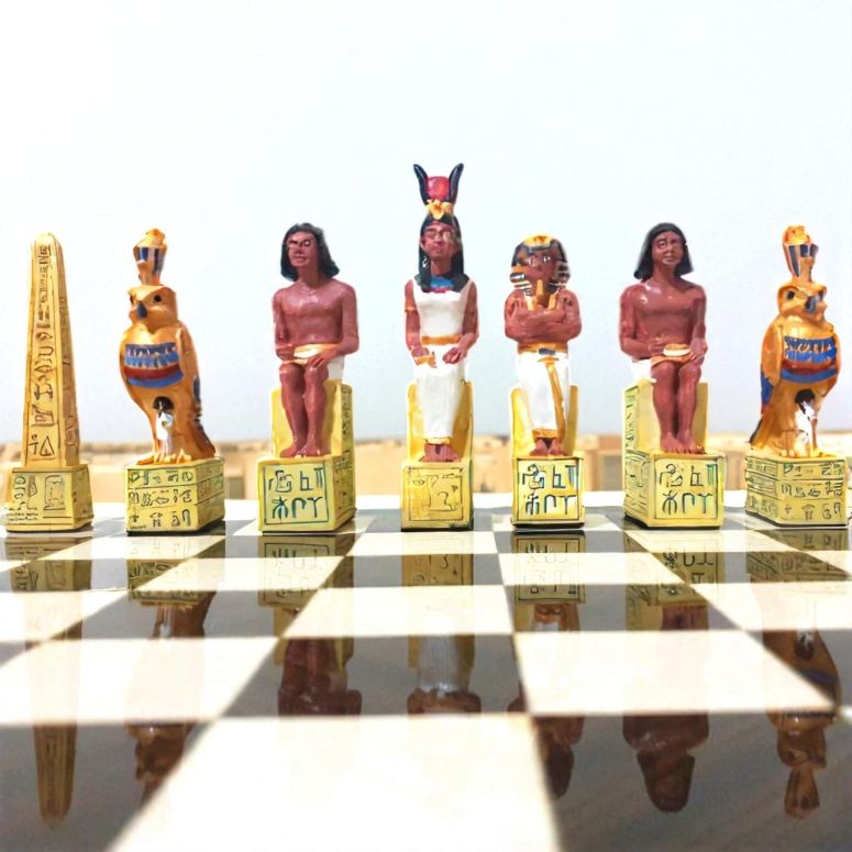 チェスセット Egyptian vs Roman Chess Set ? 14.5" Handmade Wooden Board & Hand-Painted Historical Pieces | Luxury Gift for Husband, or Collector 【並行輸入品】｜MJ-MARKET