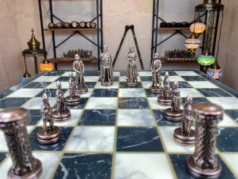 チェスセット Luxury Chess Set British Royal Chess Pieces Handmade Marble Wooden Chess Board, Decorative Gift for Dad, Husband, Son and Anyone for Birthday 【並行輸入品】