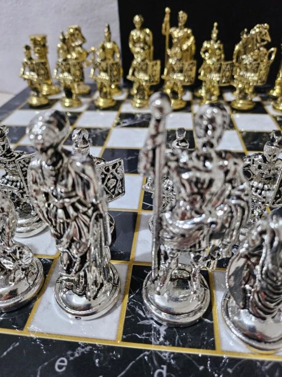 チェスセット Luxury Historical Chess Set Roman Gladiator Chessmen Handmade Marble Wooden Chess Board, Decorative Gift for Dad, Husband, and for Birthday 【並行輸入品】 42,540円