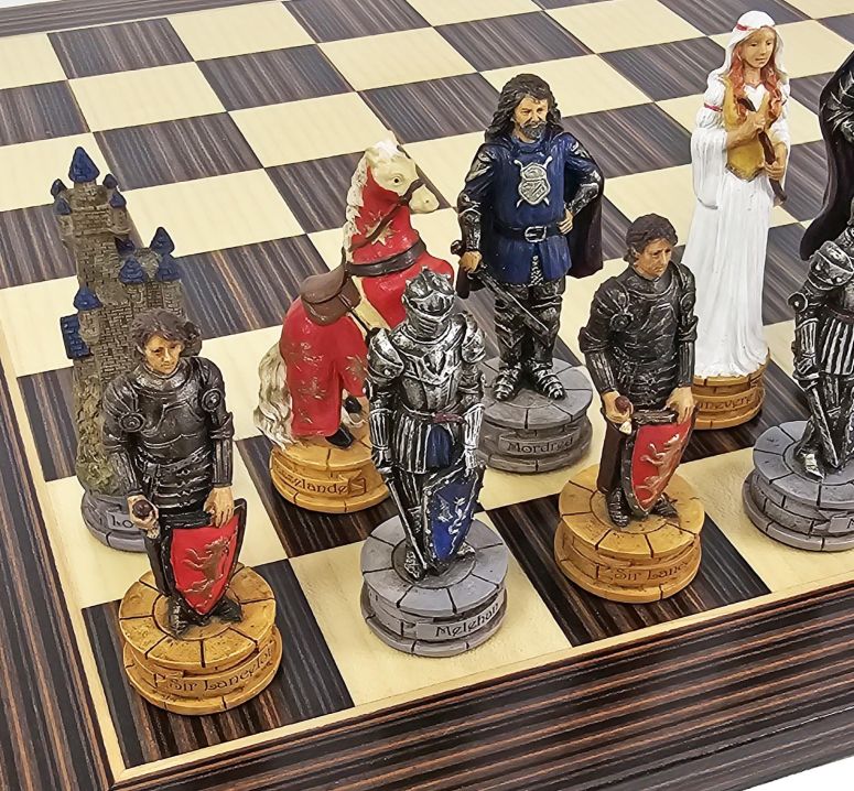チェスセット Medieval Times King Arthur Camelot Chess Men Set with 14 inch Ebony and Maple Board 【並行輸入品】