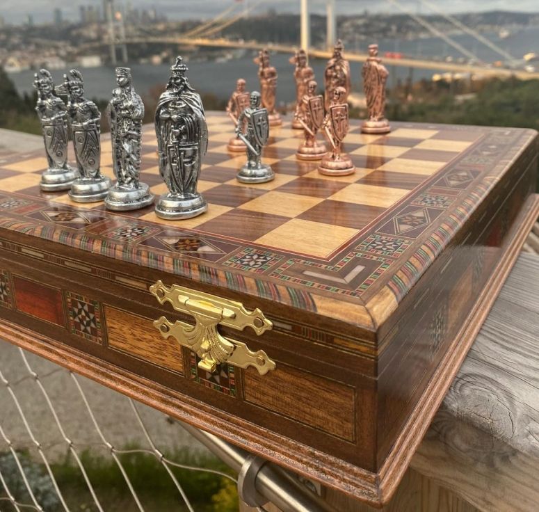 チェスセット Luxury Chess Set for Adults Crusaders Antique Chess Pieces Handmade Inlaid Solid Wooden Chess Board with Storage, Gift for Him, Father and Anyone for Birthday 【並行輸入品】